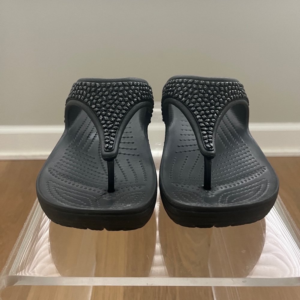 CROCS Black Contoured Sandals for Casual Wear
